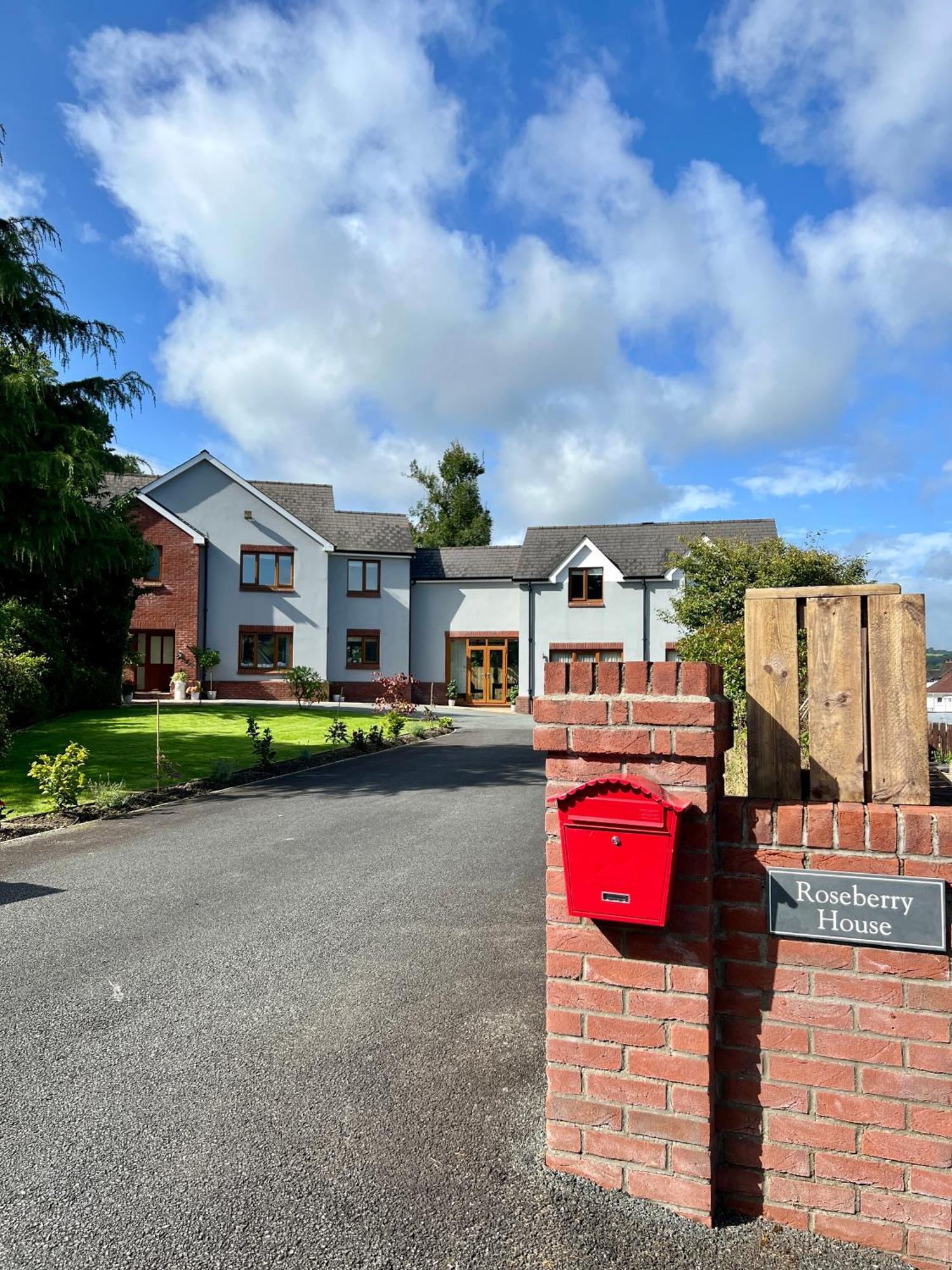 Bed and Breakfast Roseberry House Newcastle Emlyn Exteriér fotografie